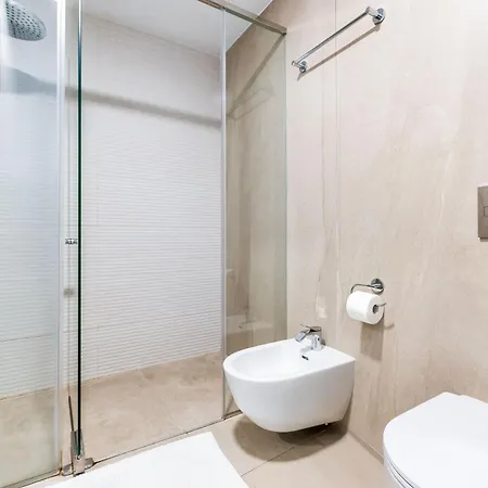 The Edge * 埃斯特波纳